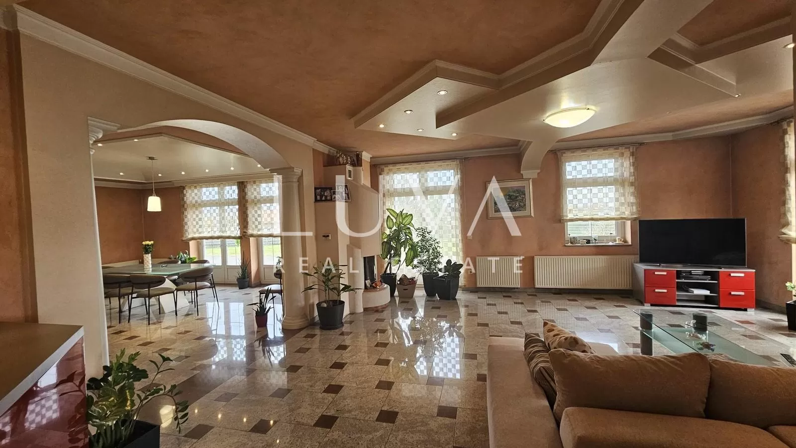 Zagreb, Ježdovec, luxurious house with pool for sale