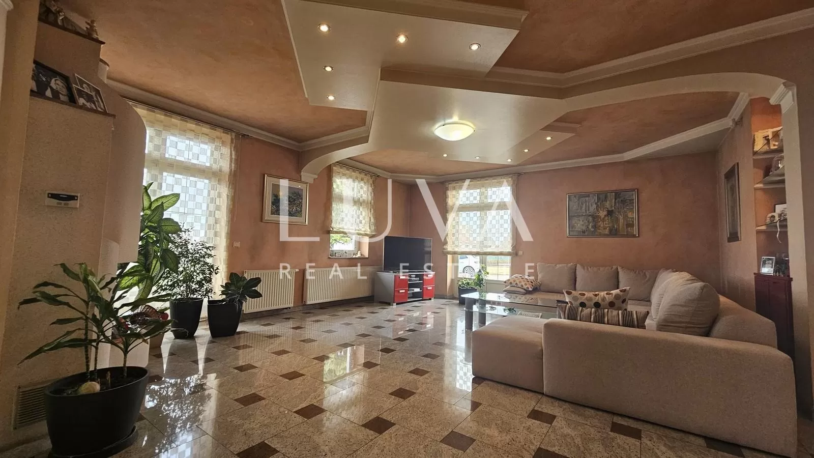 Zagreb, Ježdovec, luxurious house with pool for sale