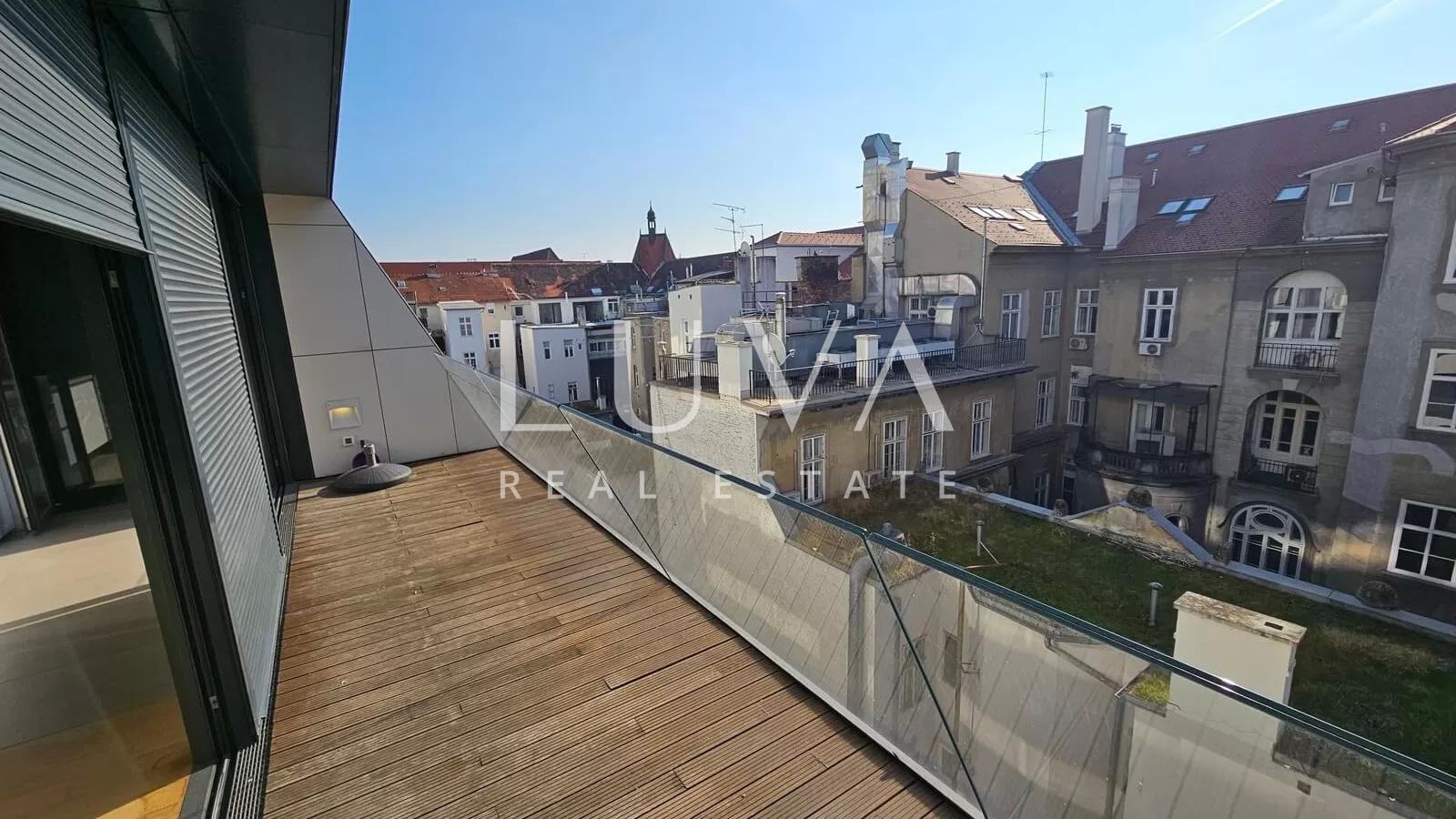 Ban Center, studio apartment with terrace and garage for sale