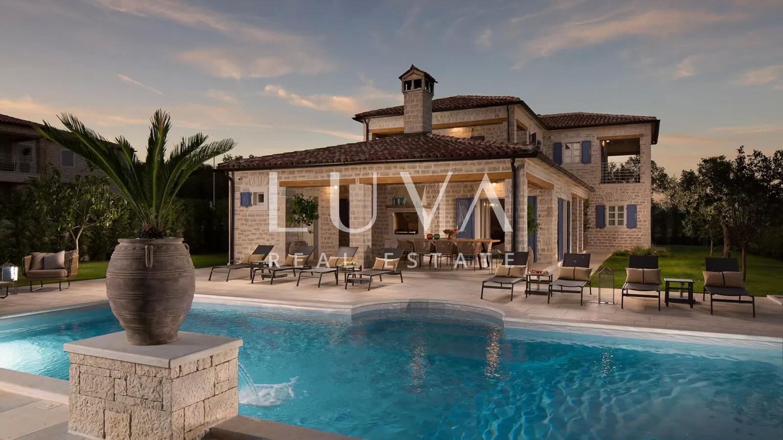 Exclusive villa with swimming pool in the heart of Istria, Kanfanar