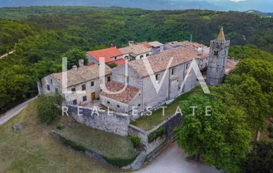 Hum, Istria, historic stone house for sale, investment opportunity