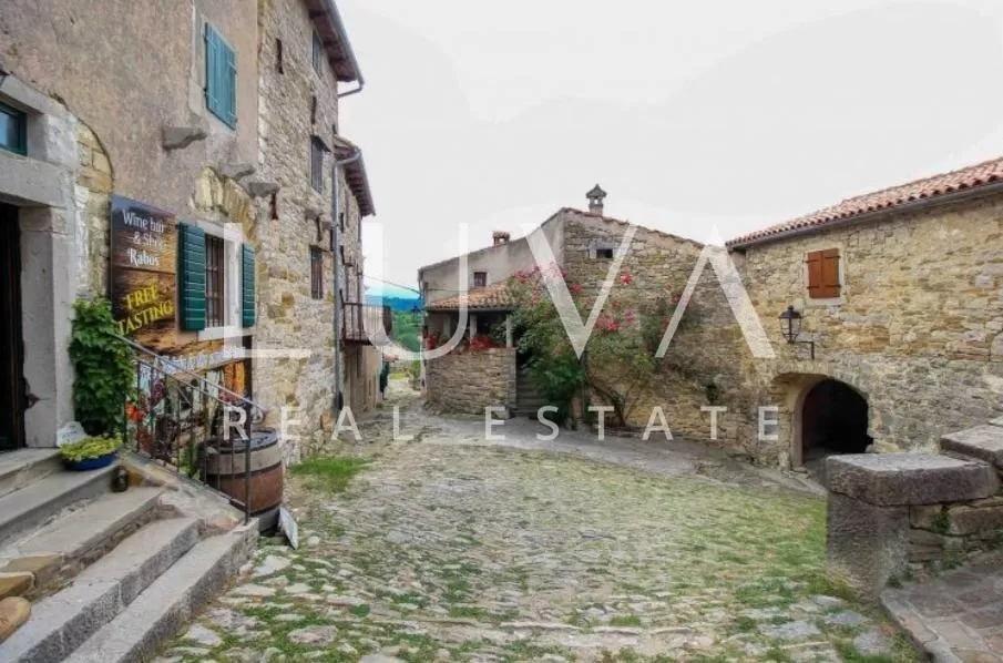 Hum, Istria, historic stone house for sale, investment opportunity