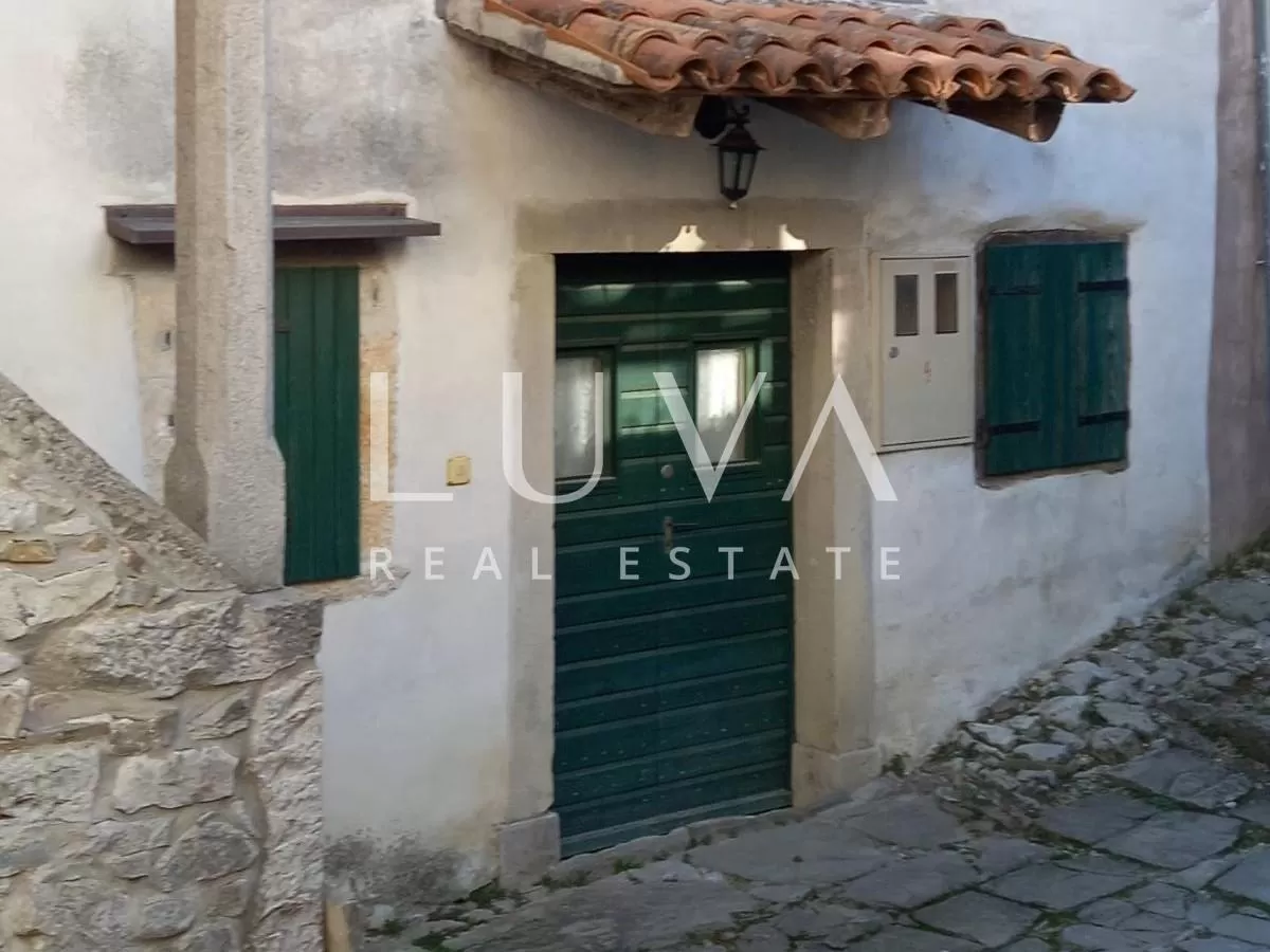 Hum, Istria, historic stone house for sale, investment opportunity