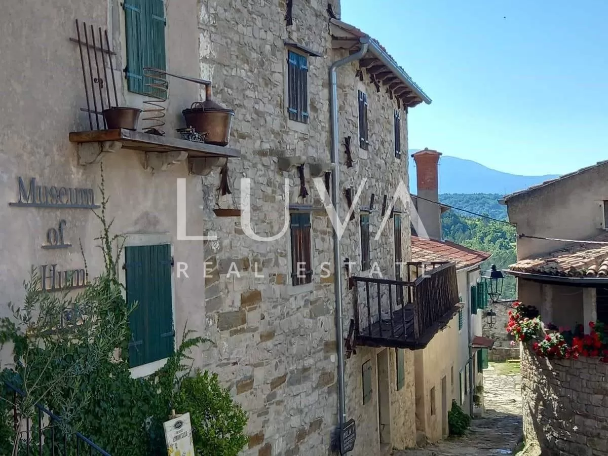 Hum, Istria, historic stone house for sale, investment opportunity