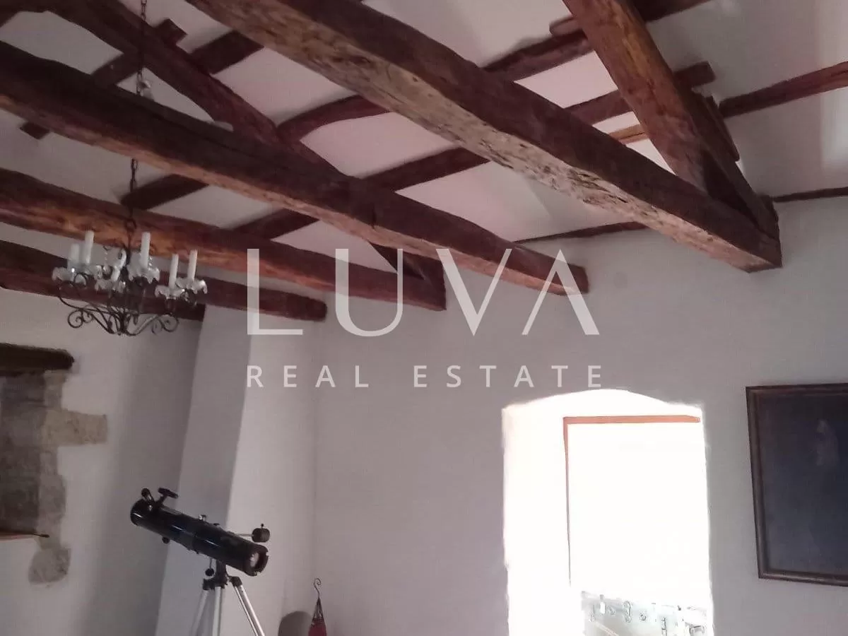 Hum, Istria, historic stone house for sale, investment opportunity