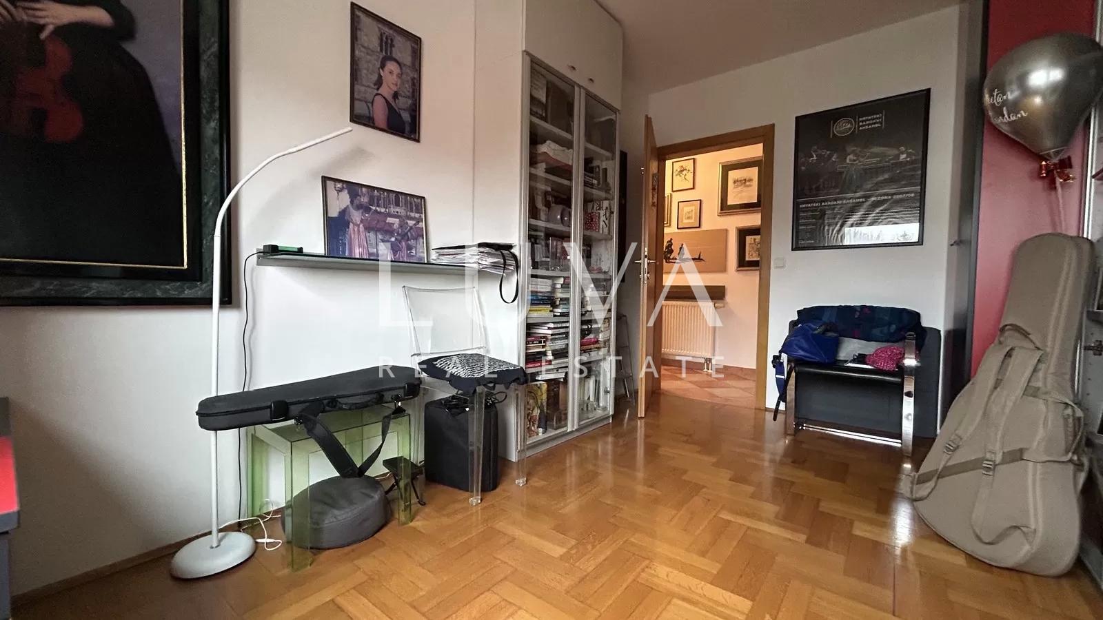 Zagreb, Stenjevec, Four-Room Apartment, 99m2 with Garage, Sale