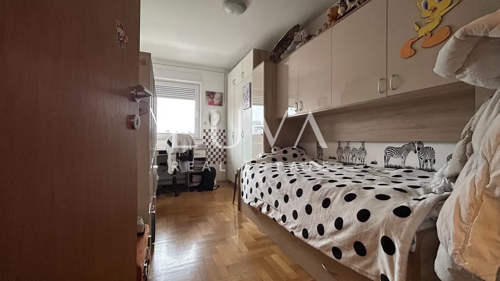 Zagreb, Stenjevec, Four-Room Apartment, 99m2 with Garage, Sale