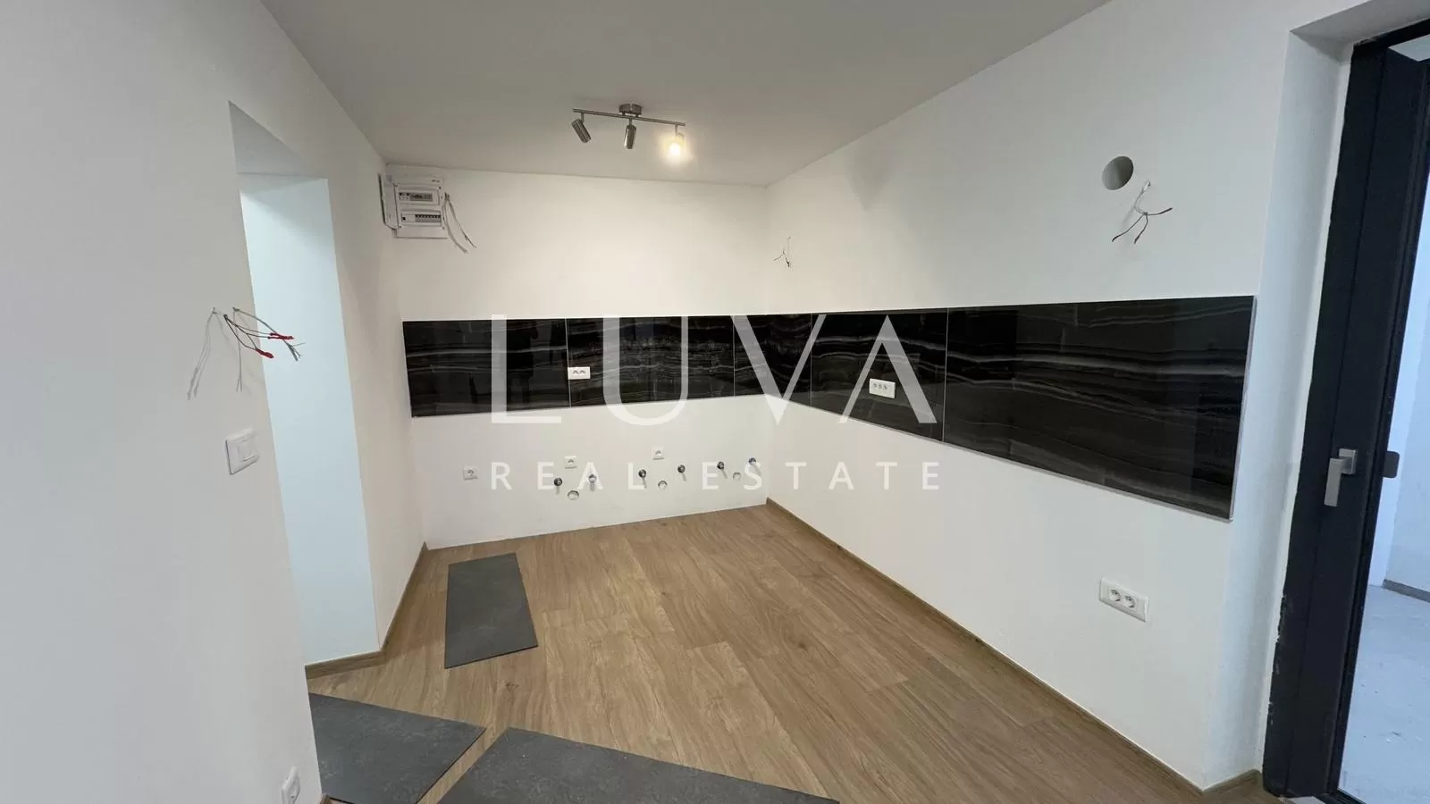 Rudeš, newly renovated one-bedroom apartment with enclosed terrace, 63.75 m2