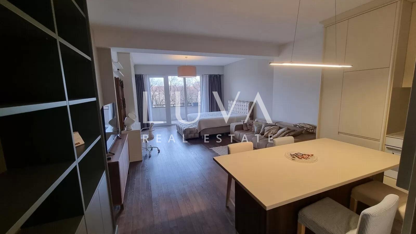 Luxuriously furnished apartment for rent in the center of Zagreb, Svačić Square