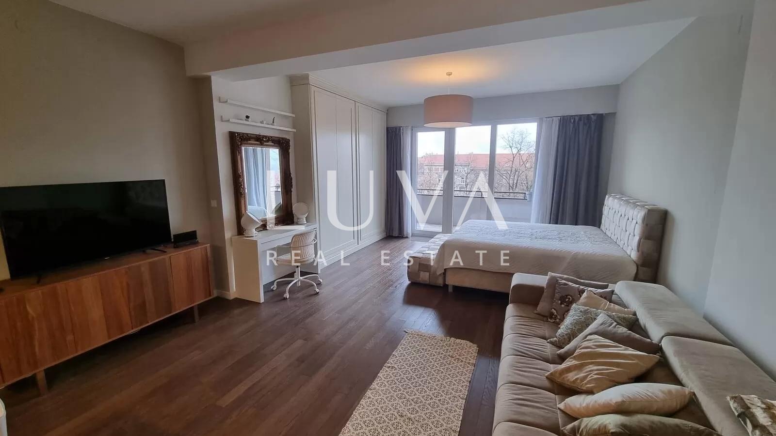 Luxuriously furnished apartment for rent in the center of Zagreb, Svačić Square