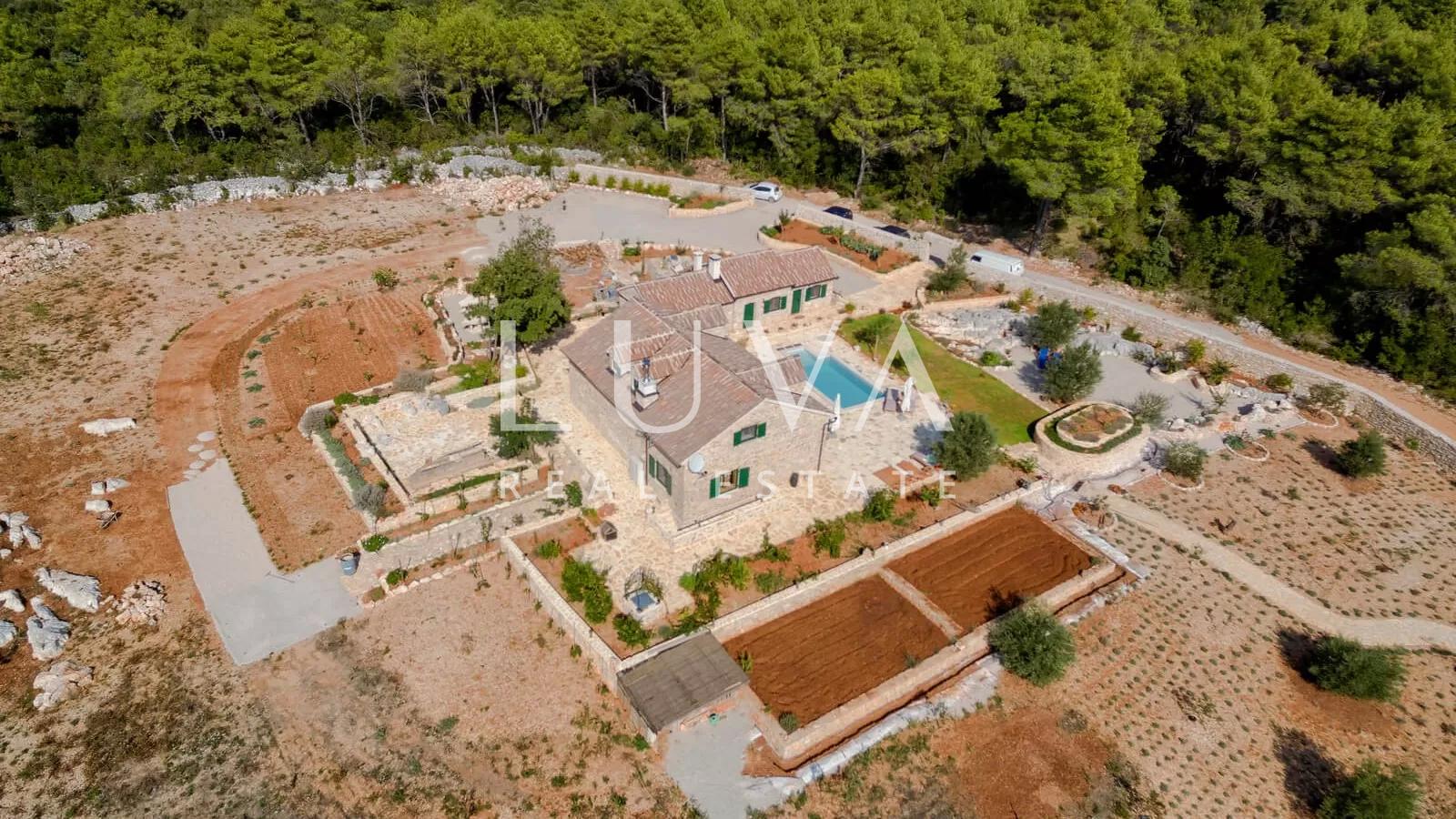 Luxury villa with swimming pool in a secluded area on Hvar