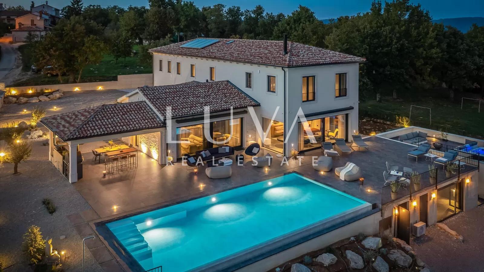 Luxury villa with pool and tennis court, Motovun, Istria