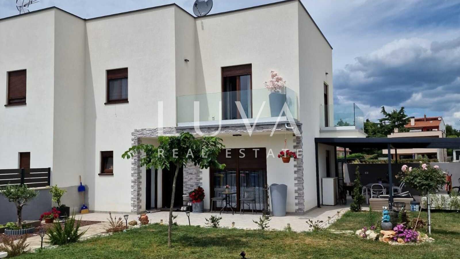 Kaštelir, modern terraced villa with garden, 93m2