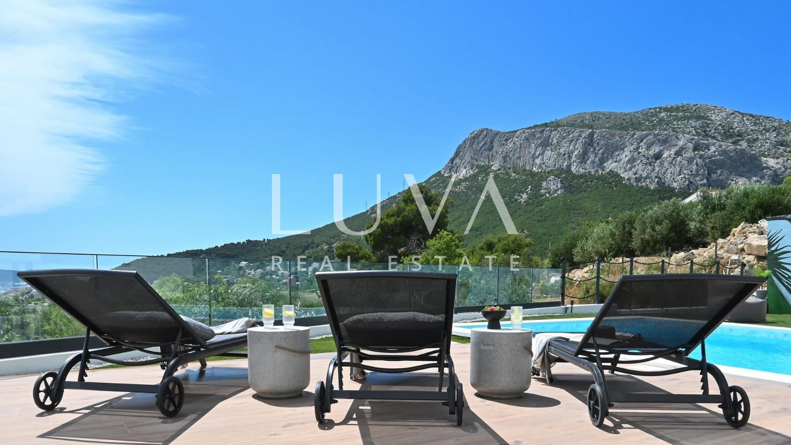 Split, Klis, luxury villa with pool and view for sale