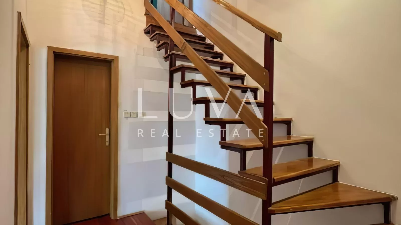 Voltino, duplex 5-room apartment 114m2 with balcony for sale