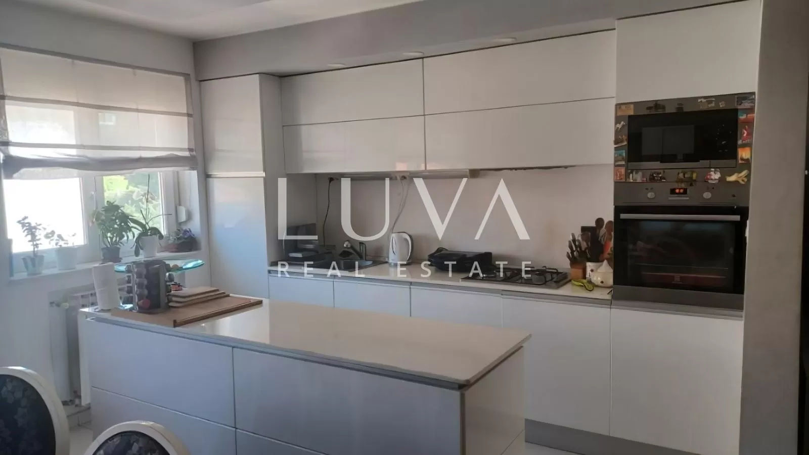 Luxury 5-room apartment for rent in elite Šalata location