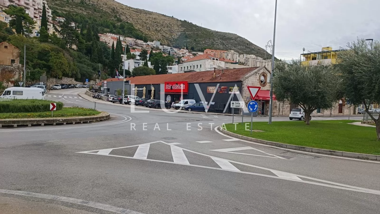 Dubrovnik, Gruž, commercial space 318m² for sale