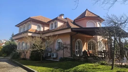 Zagreb, Gračani, luksuzno obiteljsko imanje, vila 810m2 na zemljištu 3.965m2